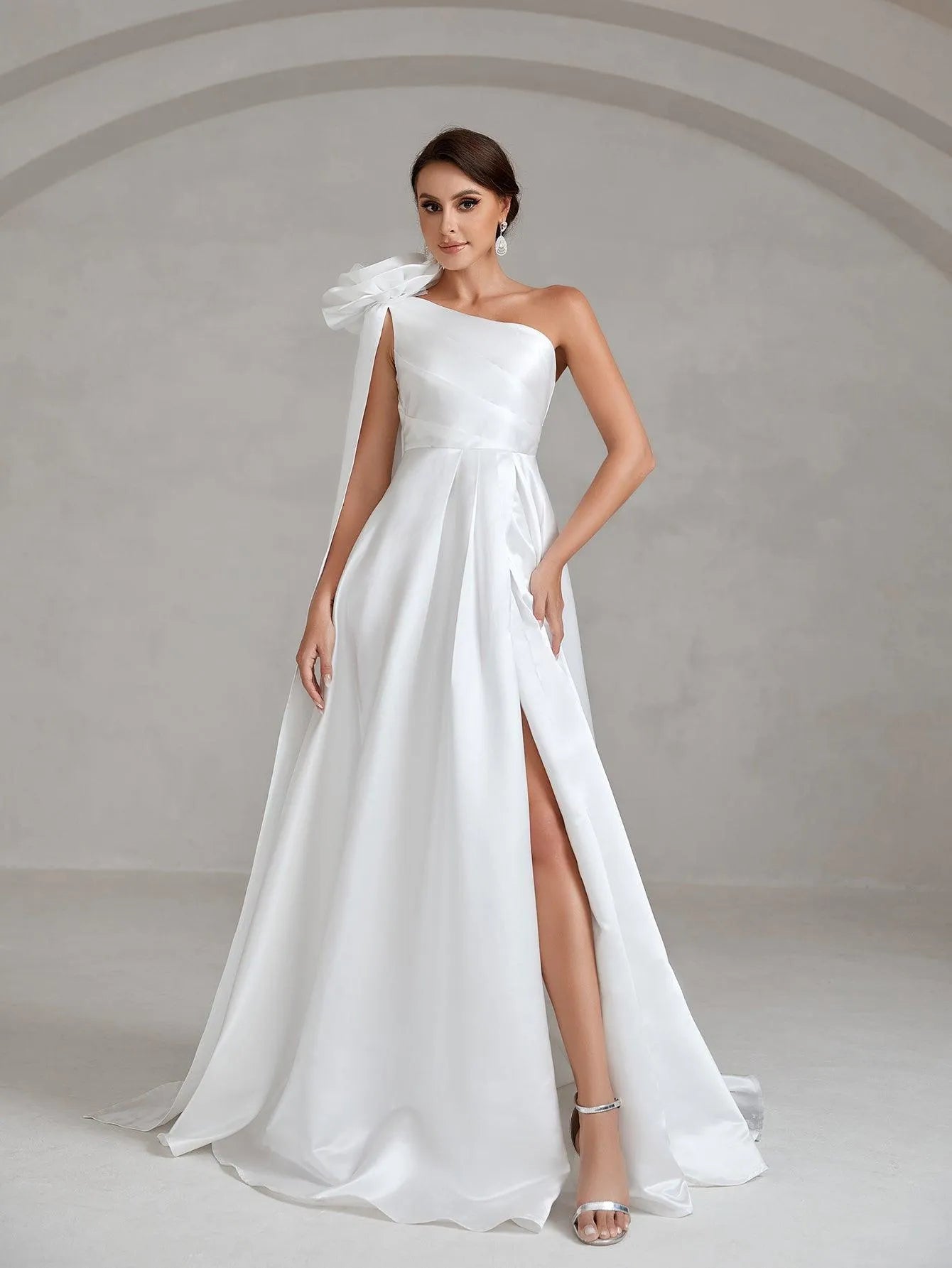 Stereo Flower One Shoulder Split Satin Wedding Dress