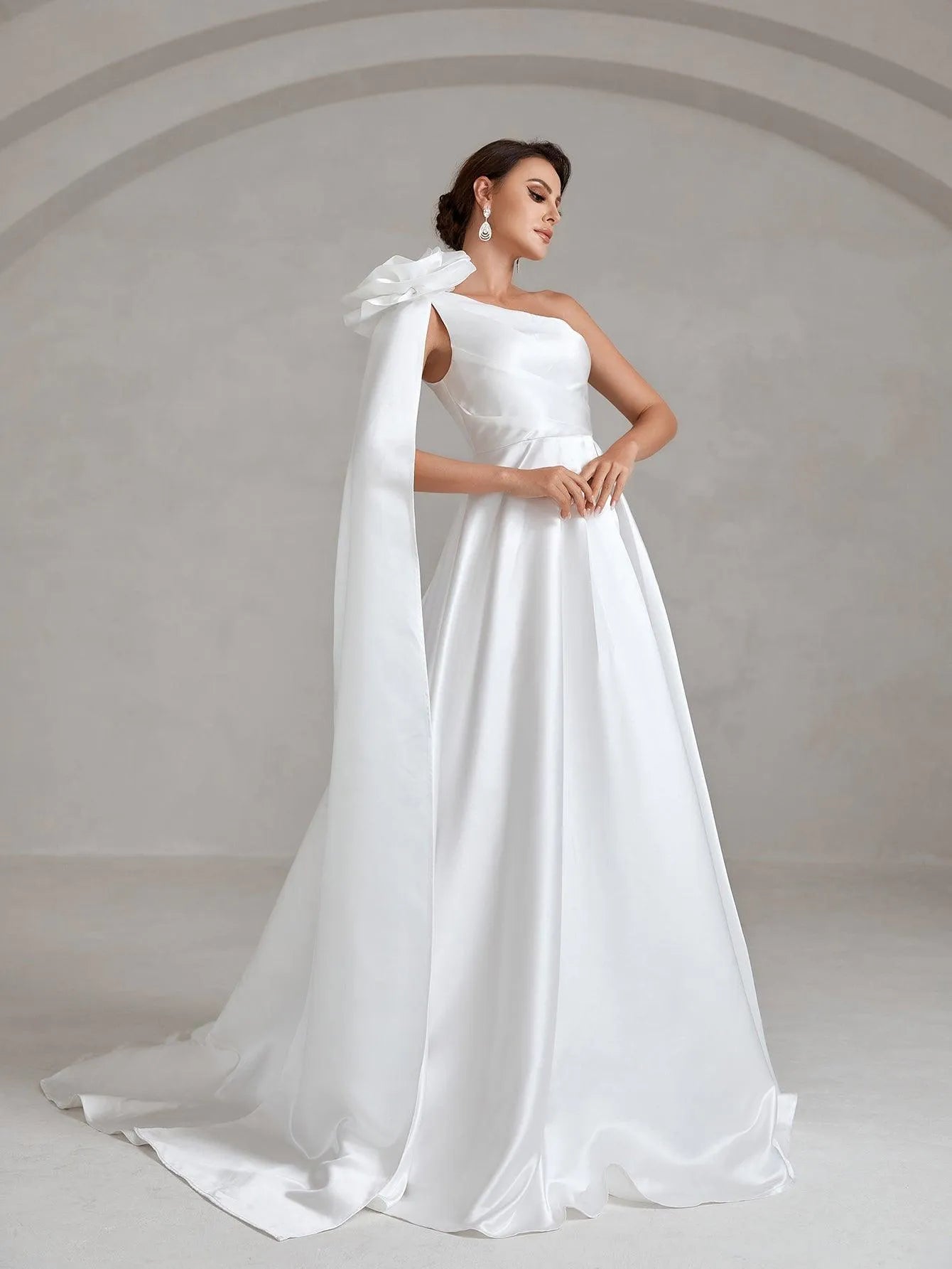 Stereo Flower One Shoulder Split Satin Wedding Dress