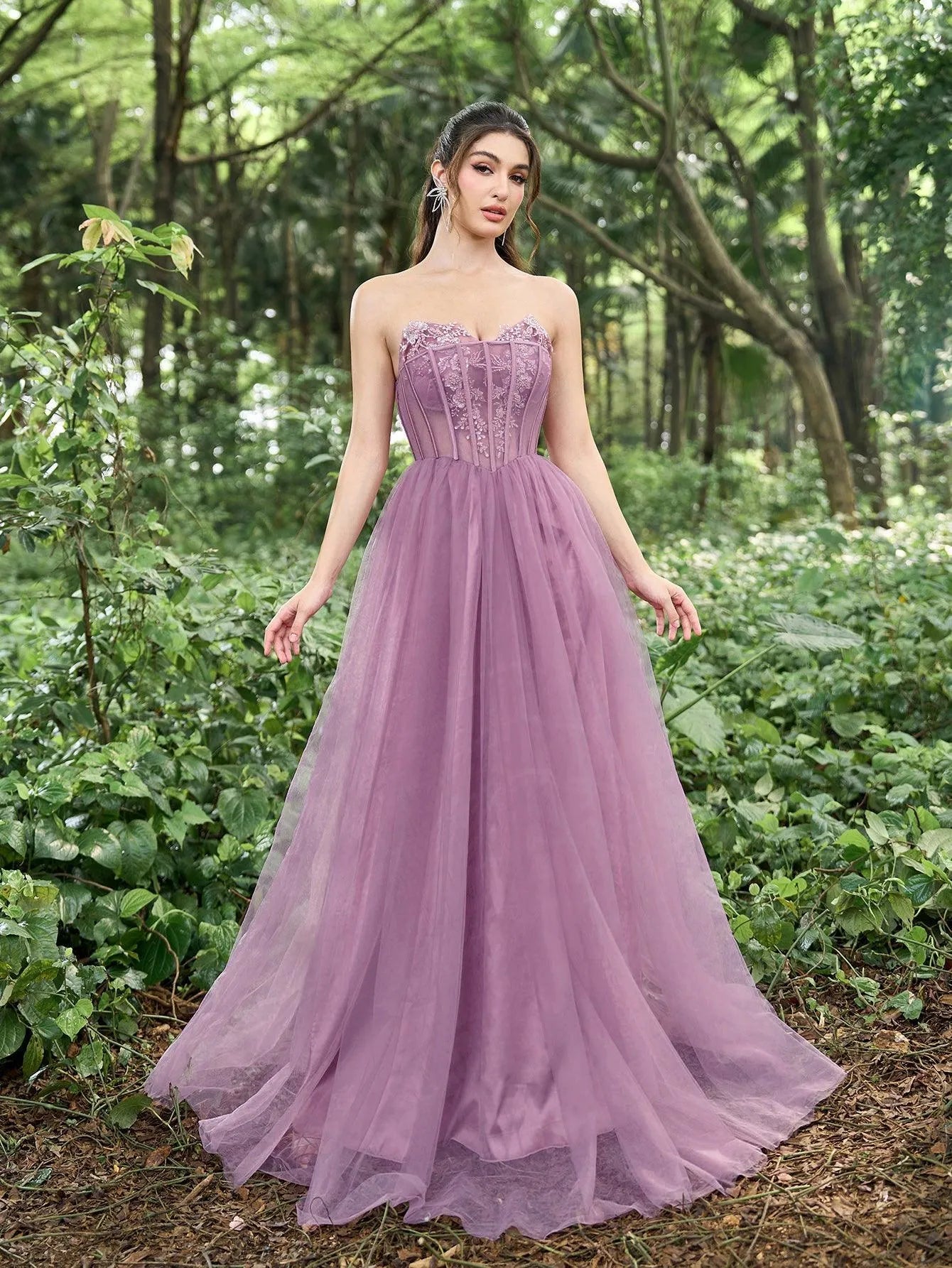 Elegant Strapless Floral Applique Detail Bustier Tulle Prom Dress