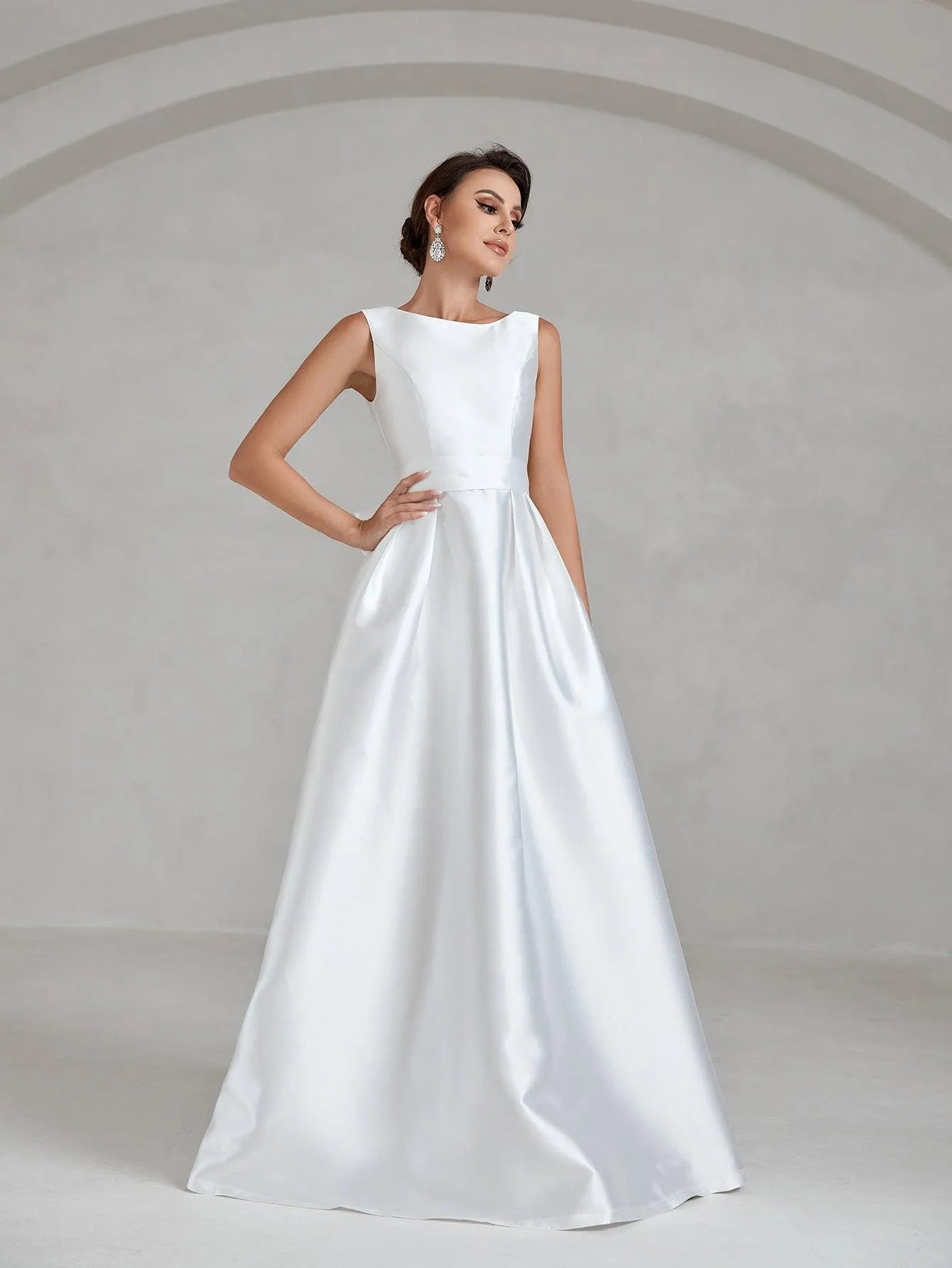 Elegant Backless Satin Wedding Dress