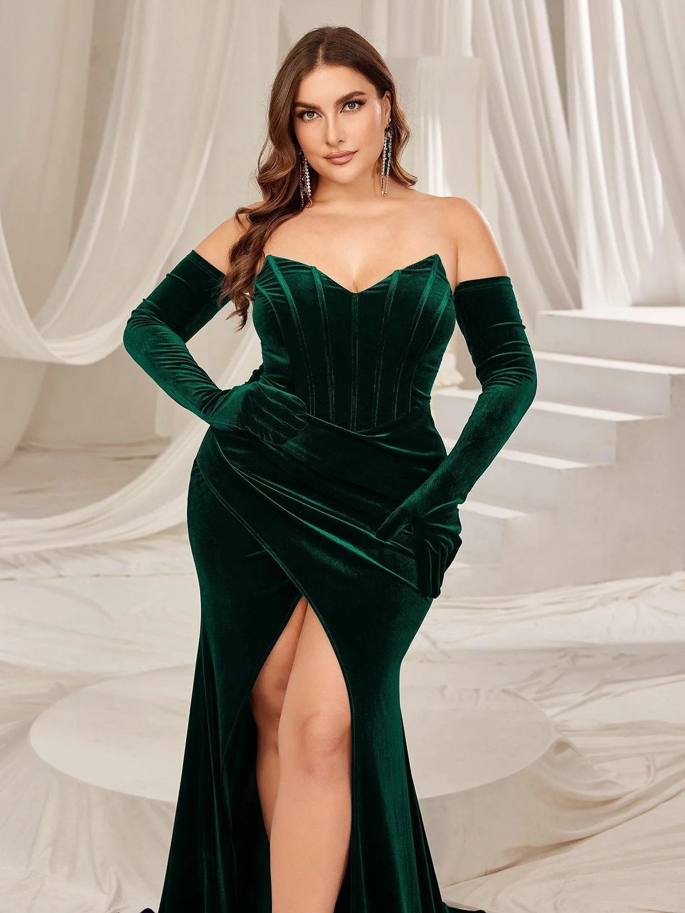 Plus Ruched Wrap Hem Velvet Tube Prom Dress（Gloves Included）