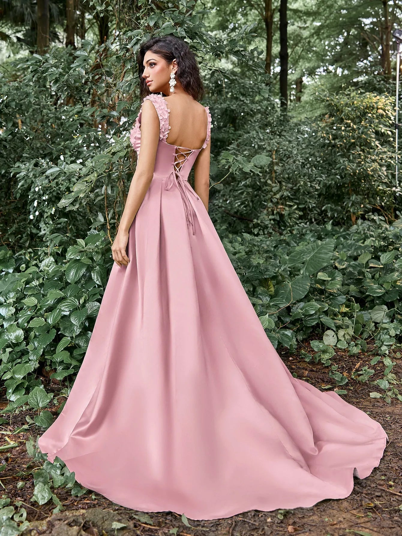 Elegant Applique Detail Sweetheart Neck Split Thigh Satin Prom Dress