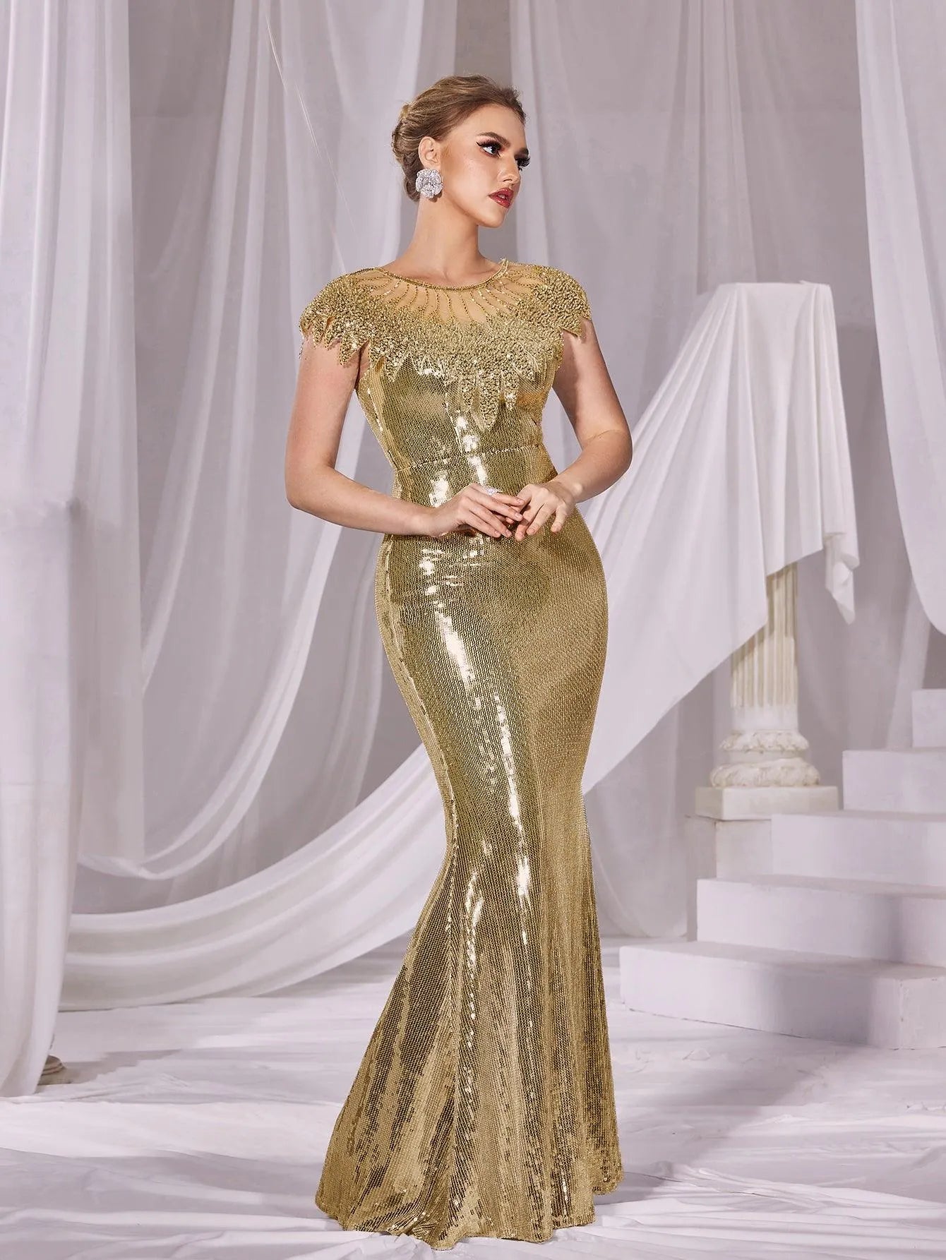 Round Neck Mermaid Hem Sequin Evening Dress