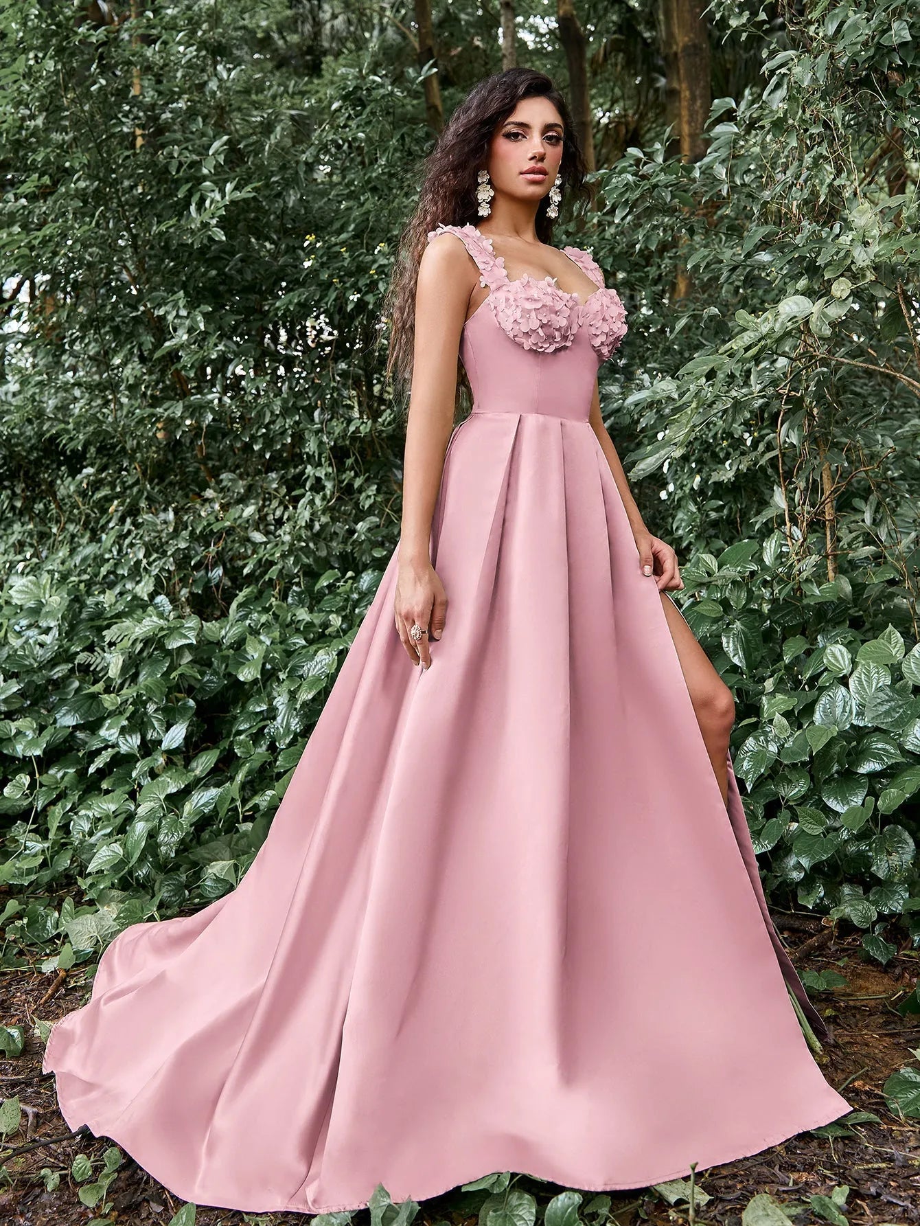 Elegant Applique Detail Sweetheart Neck Split Thigh Satin Prom Dress