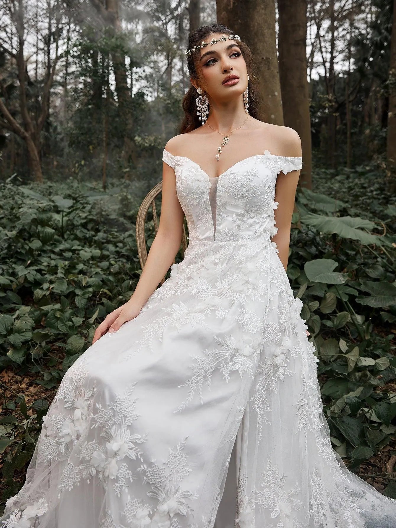 Gorgeous Off Shoulder Floral Applique Detail Wedding Dress