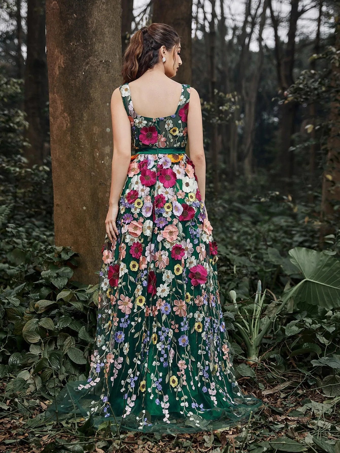 Gorgeous Square Collar Floral Embroidered Evening Dress