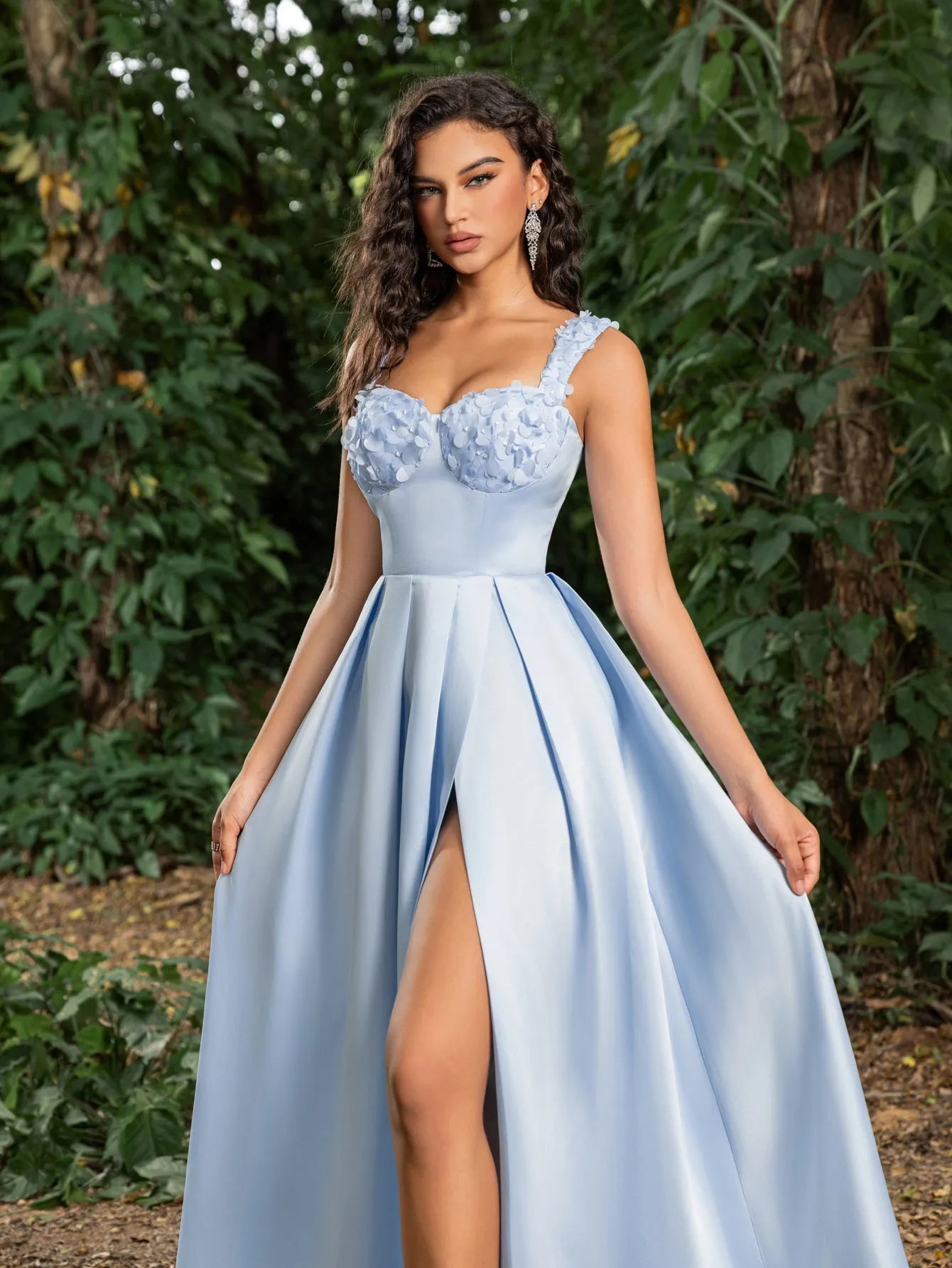 Elegant Applique Detail Sweetheart Neck Split Thigh Satin Prom Dress