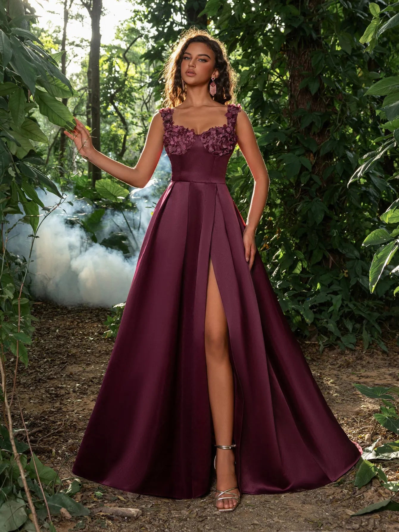 Elegant Applique Detail Sweetheart Neck Split Thigh Satin Prom Dress