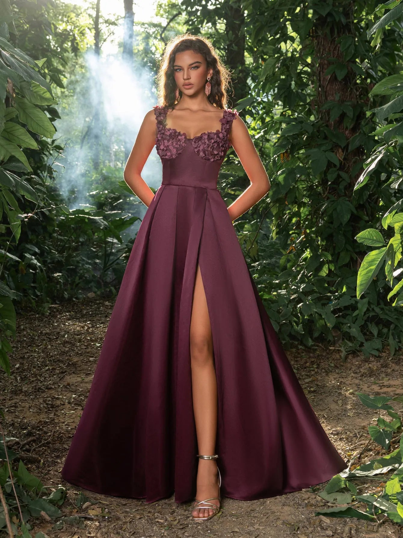 Elegant Applique Detail Sweetheart Neck Split Thigh Satin Prom Dress