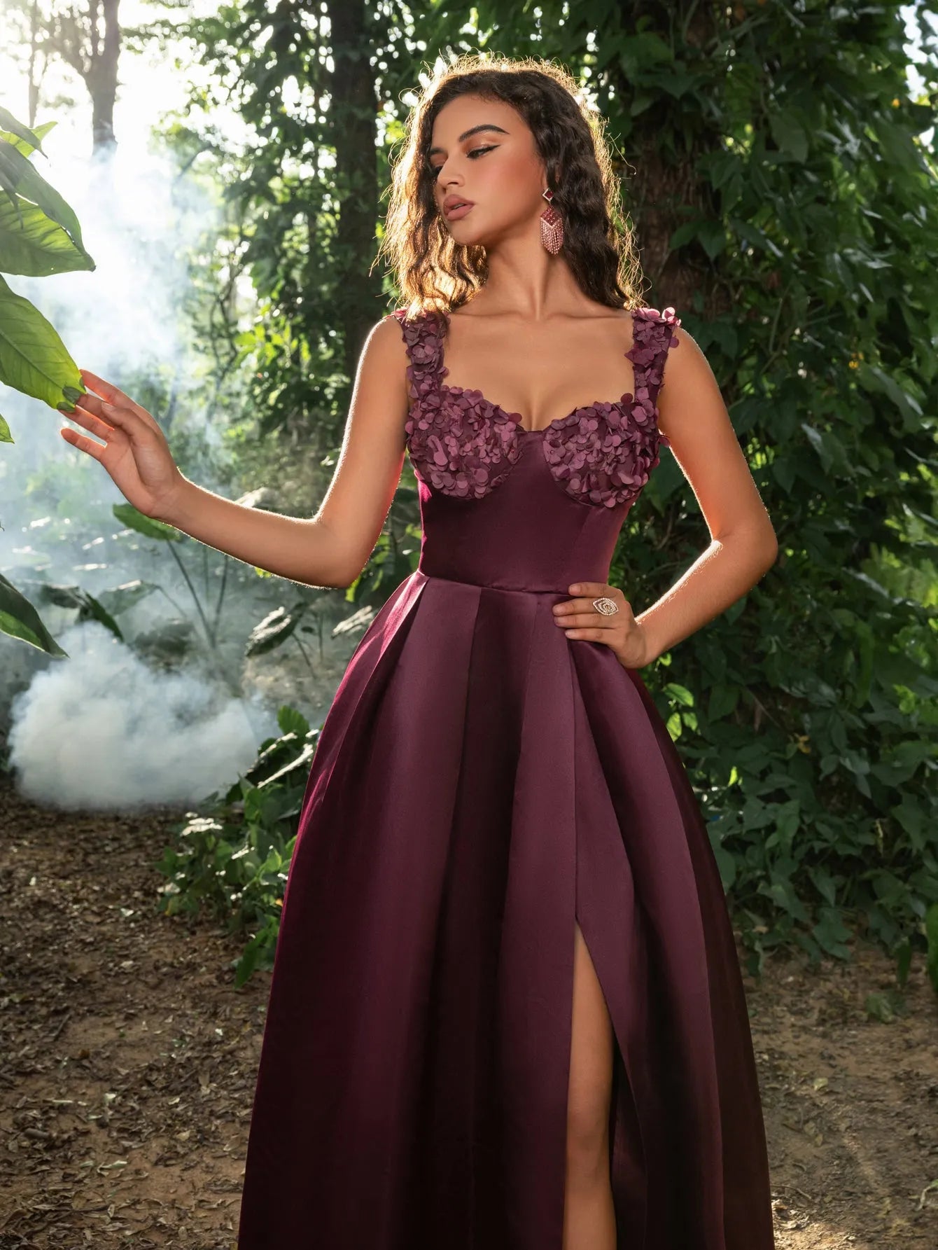 Elegant Applique Detail Sweetheart Neck Split Thigh Satin Prom Dress