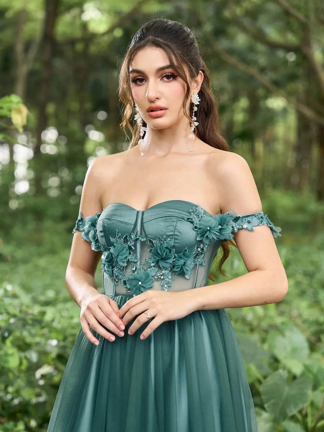 Gorgeous Off Shoulder Applique Detail Bodice Tulle Prom Dress