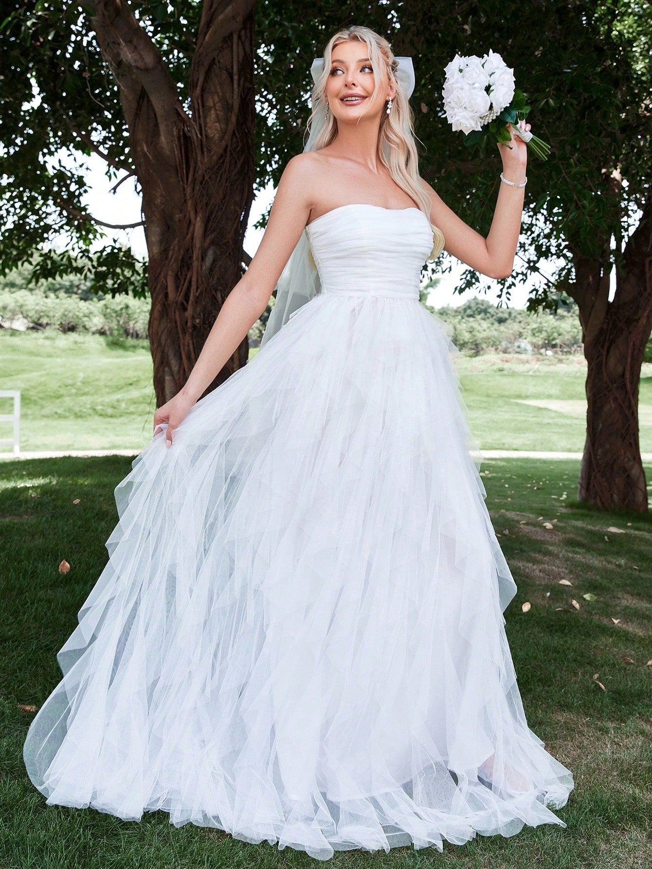 Mesh Overlay Tube Wedding Dresses