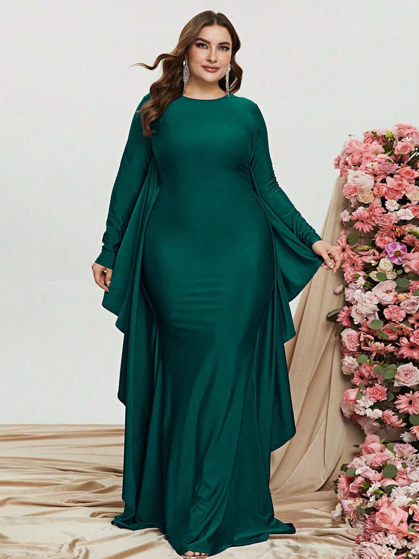 Plus Round Neck Long Sleeve Maxi Dresses