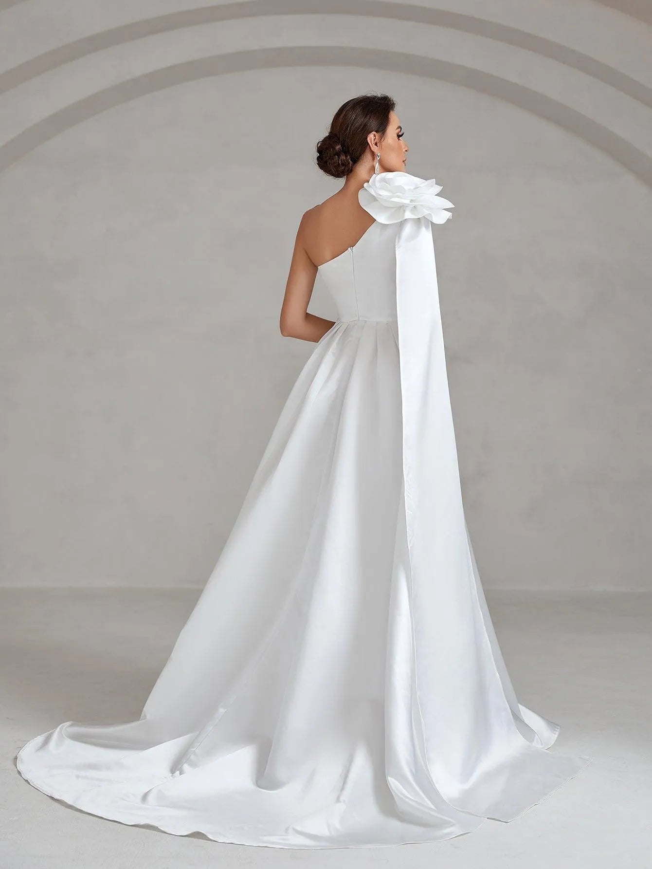 Stereo Flower One Shoulder Split Satin Wedding Dress