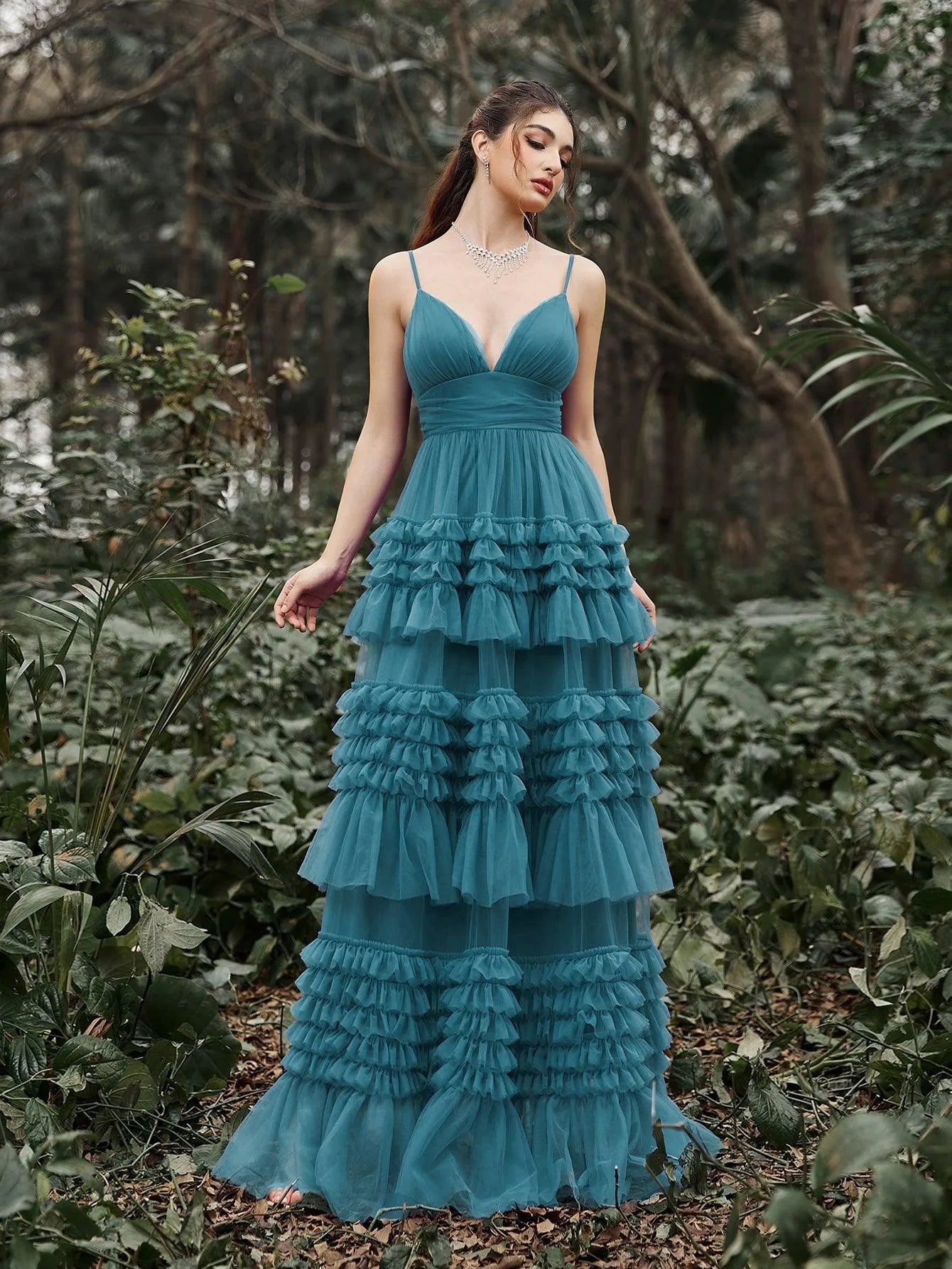 Gorgeous Plunging Neck Tiered Tulle Slip Prom Dress