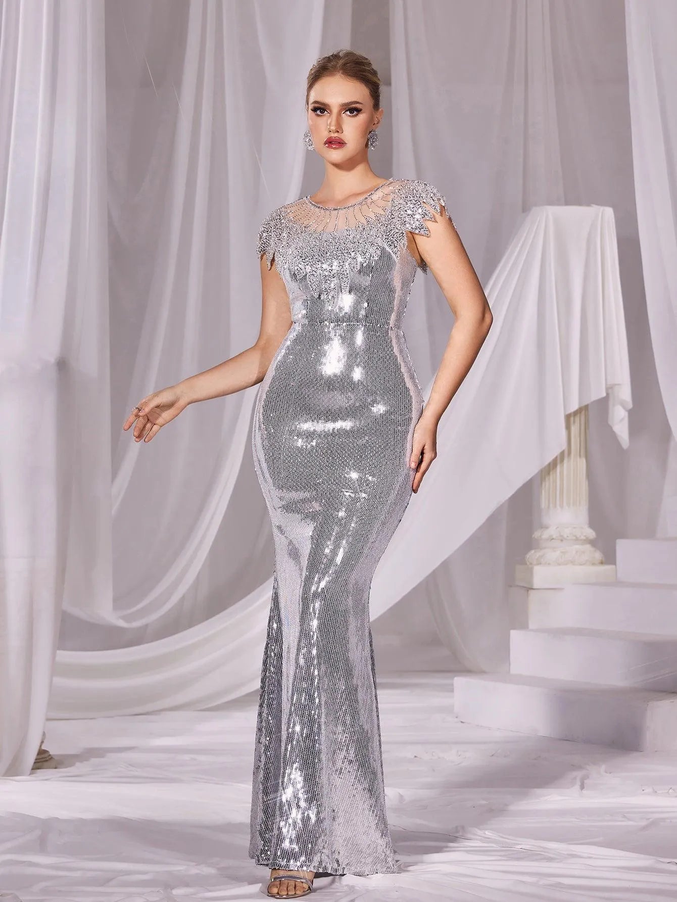 Round Neck Mermaid Hem Sequin Evening Dress