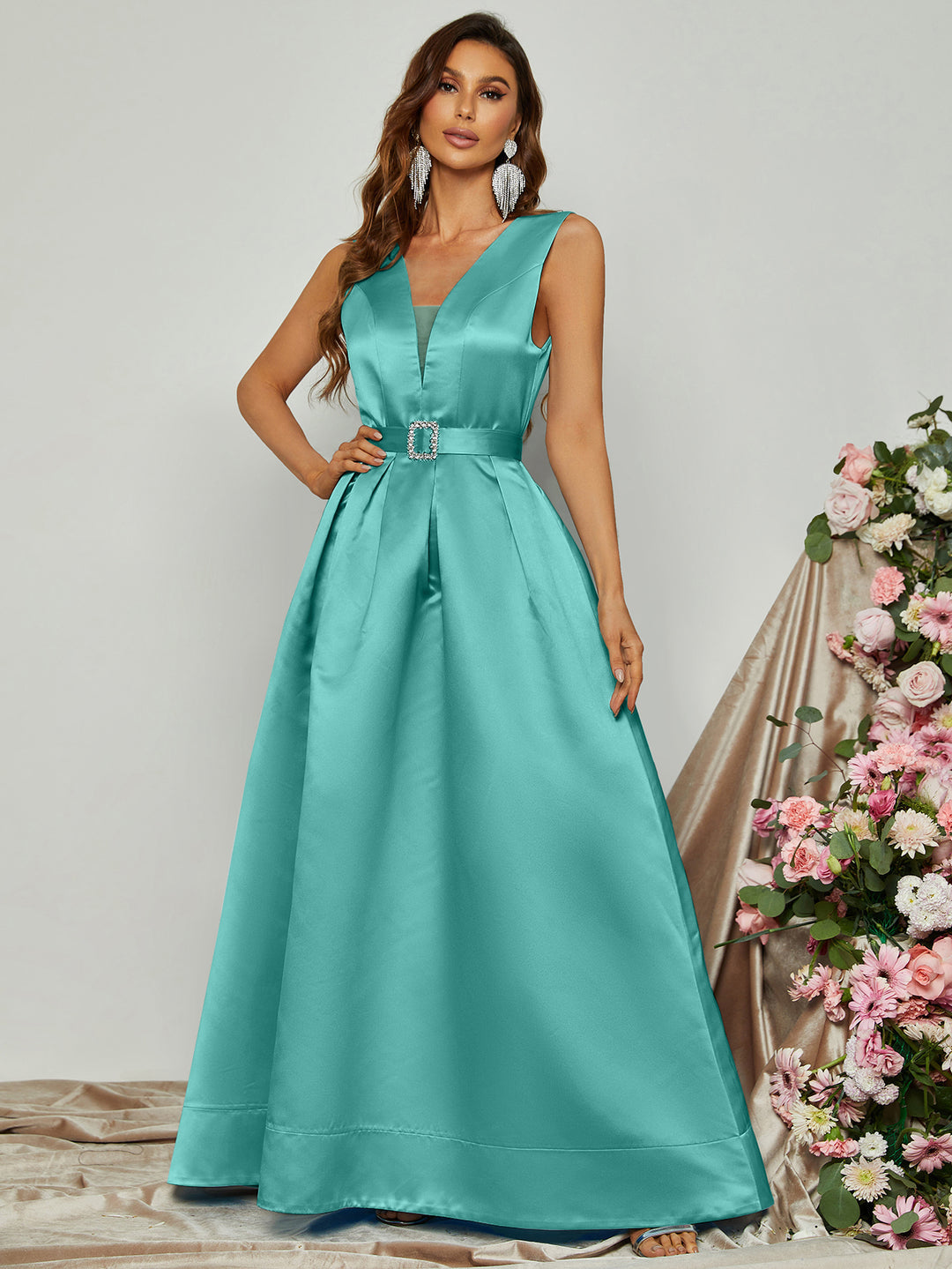 Elegant V Neck Sleeveless Fold Pleated Ball Gown