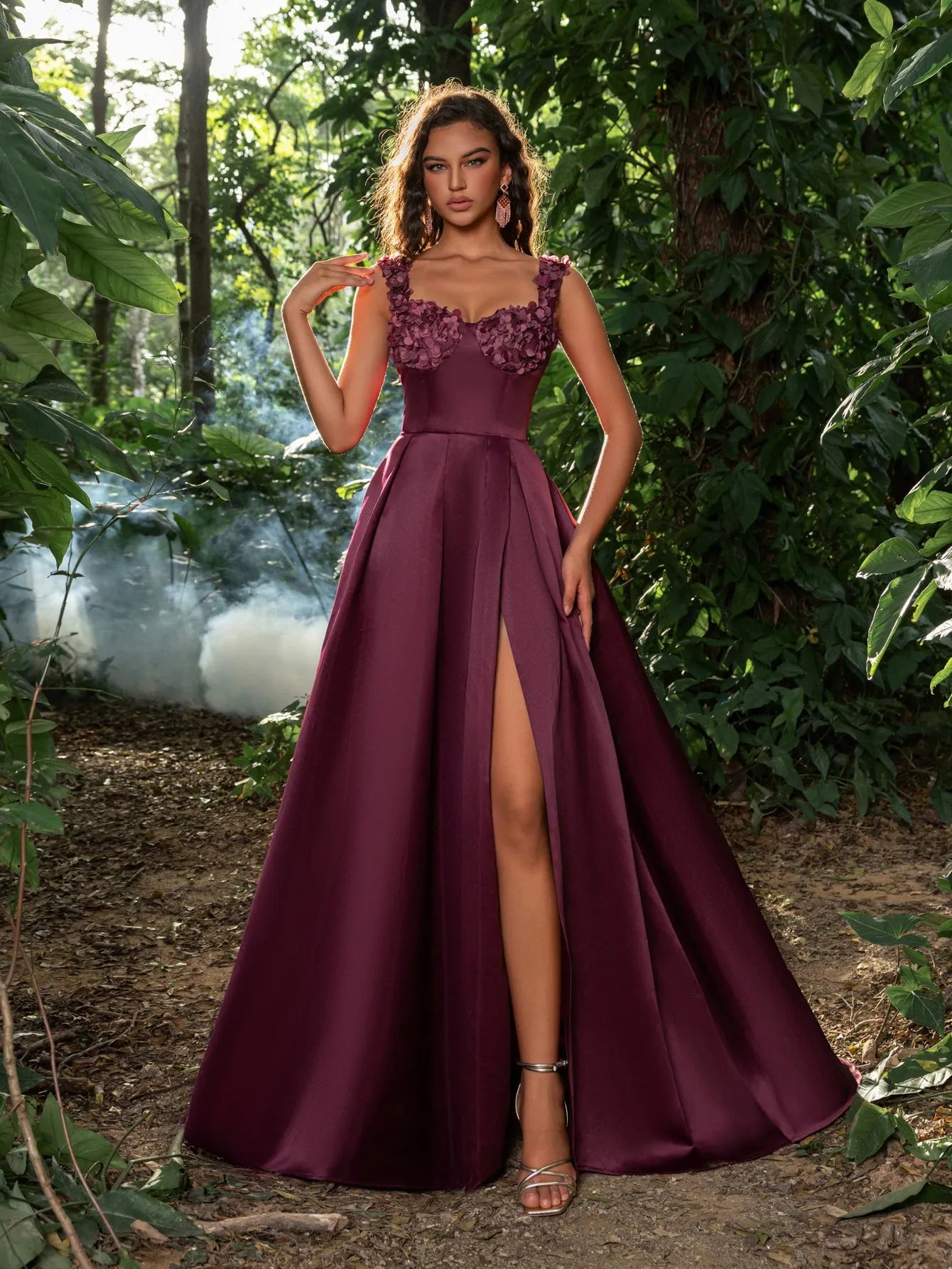 Elegant Applique Detail Sweetheart Neck Split Thigh Satin Prom Dress