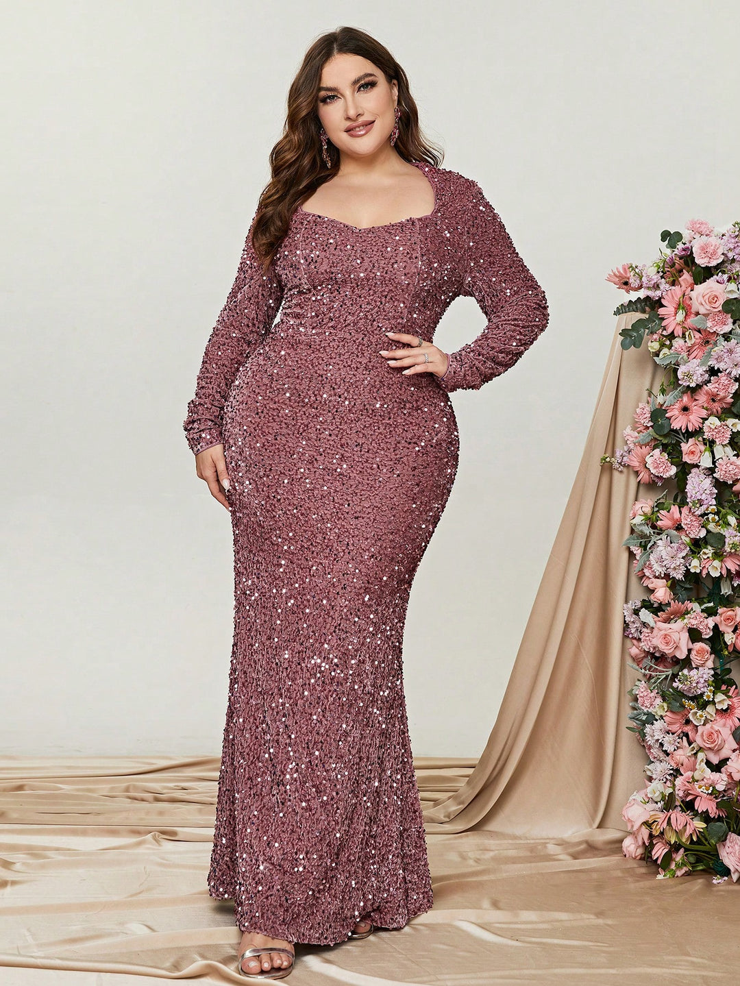 Plus Sweetheart Long Sleeve Sequin Prom Dresses