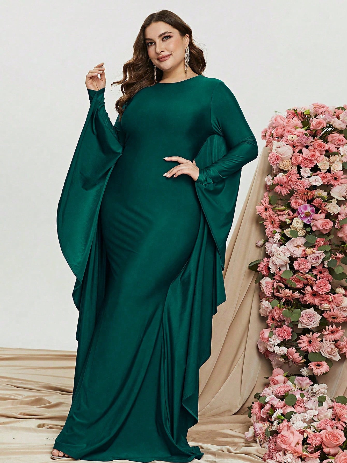 Plus Round Neck Long Sleeve Maxi Dresses