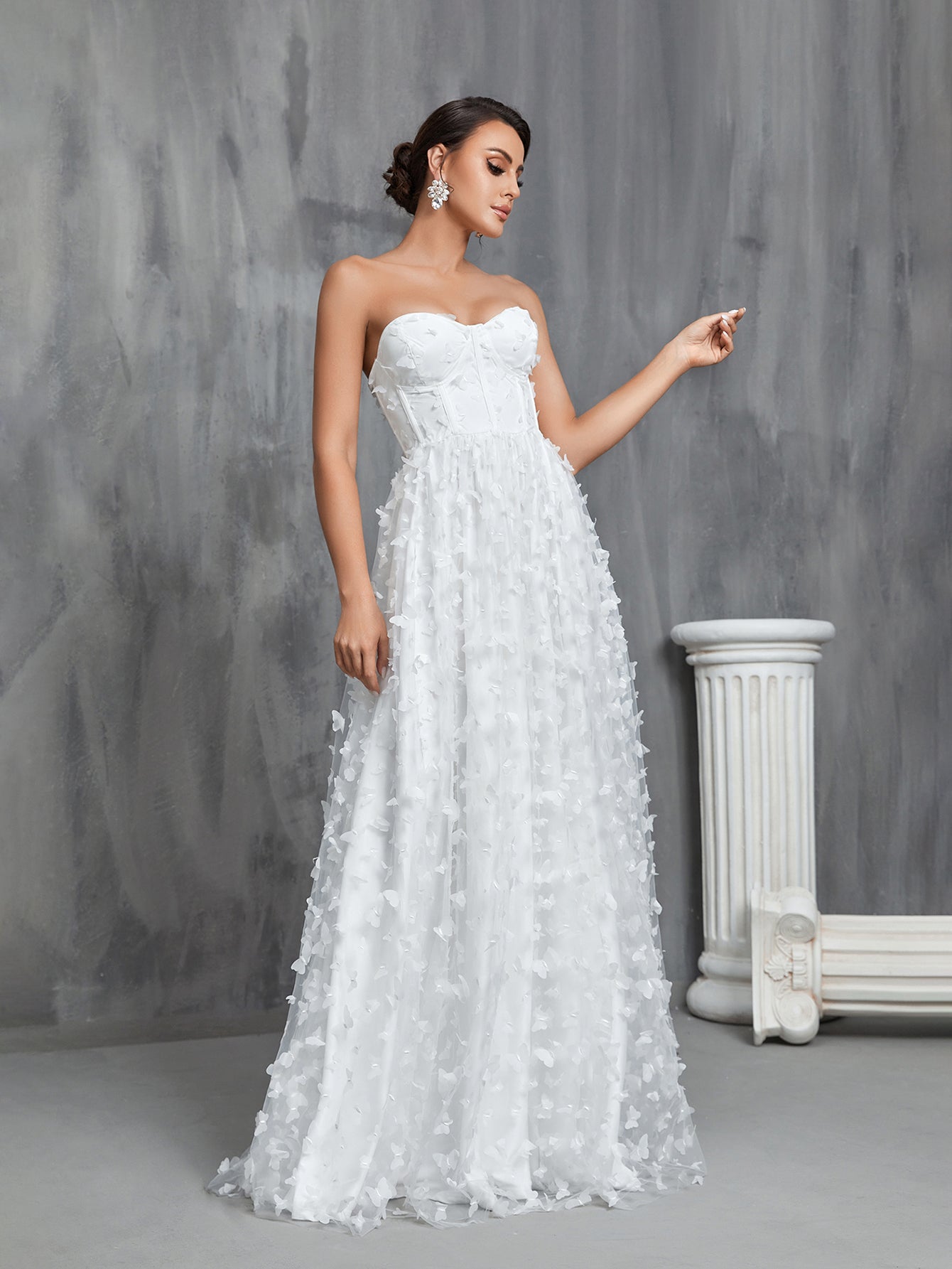 Appliques Detail Tube Wedding Dress