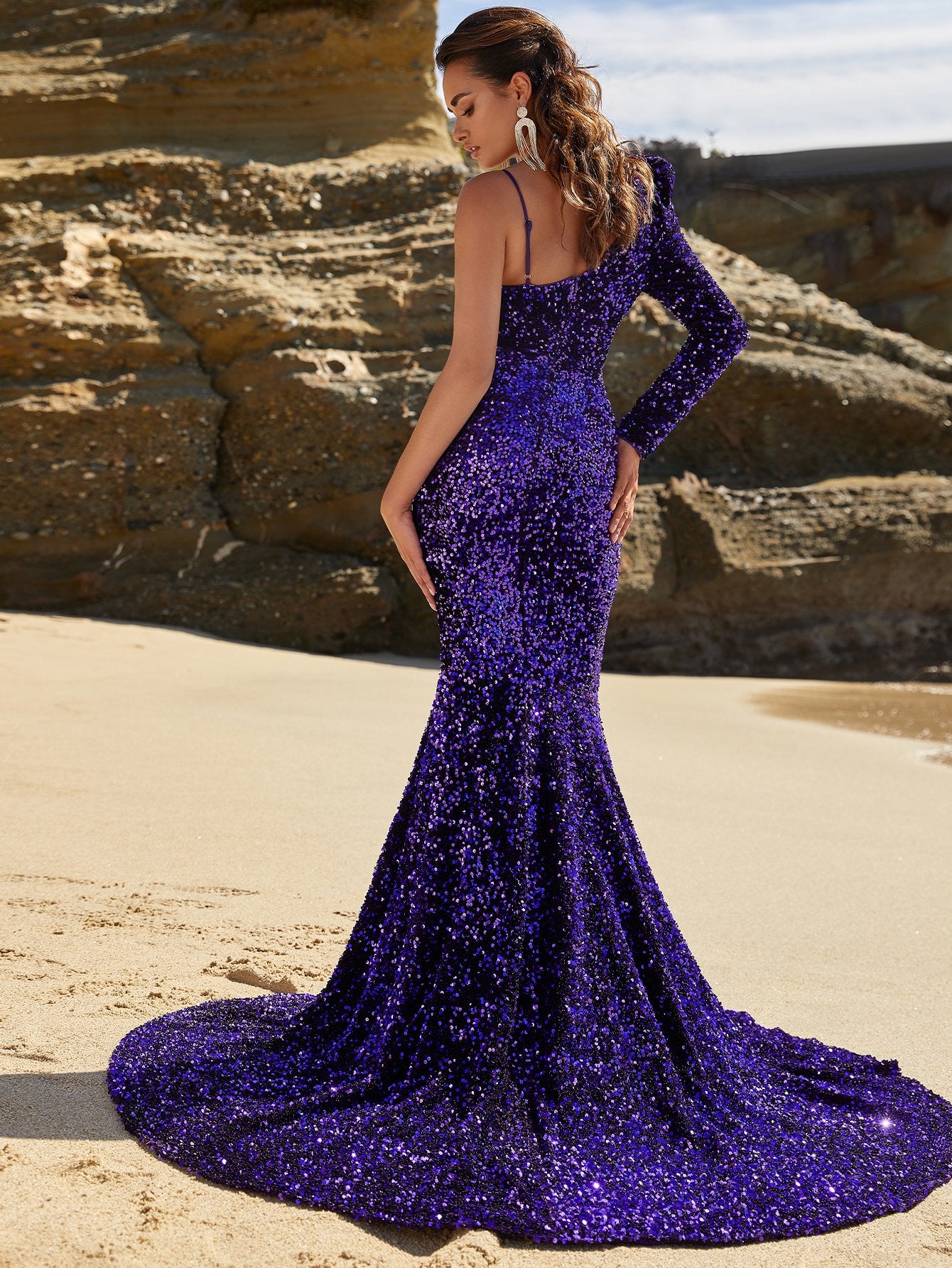 Elegant Long One Shoulder Sequin Mermaid Dresses