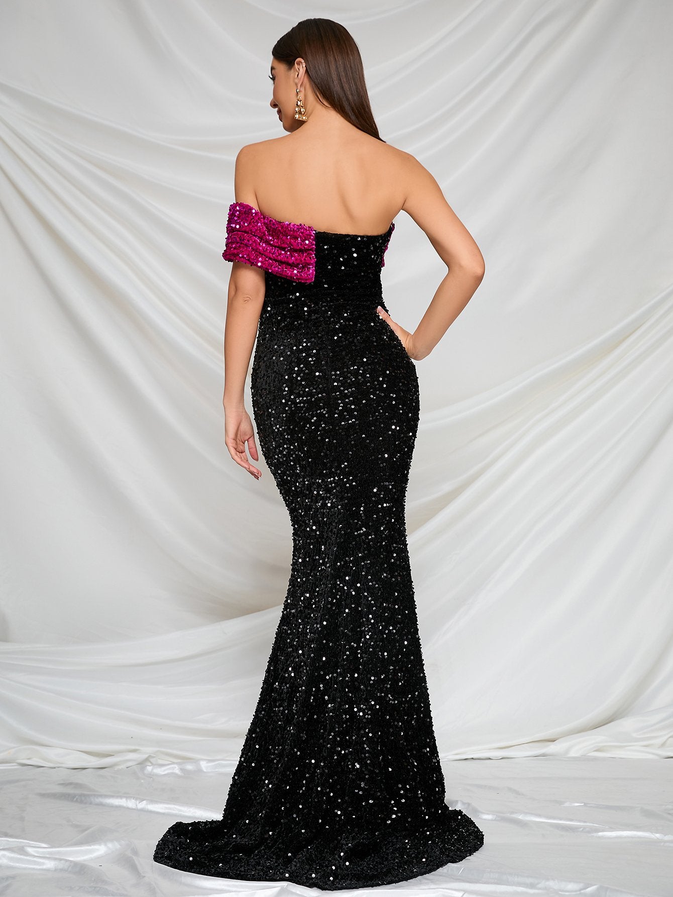 Elegant One Shoulder Sequin Mermaid Dresses